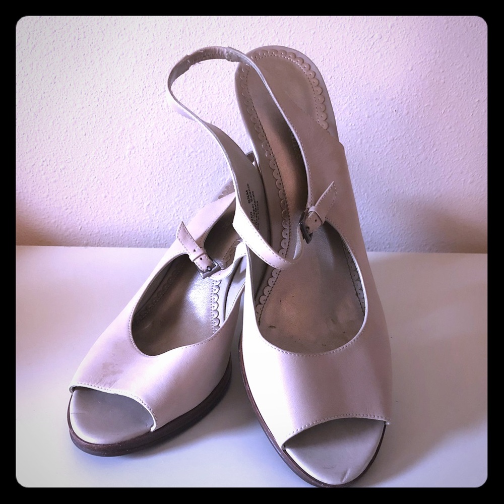 Naturalizer peep toe pumps Sz 9.5